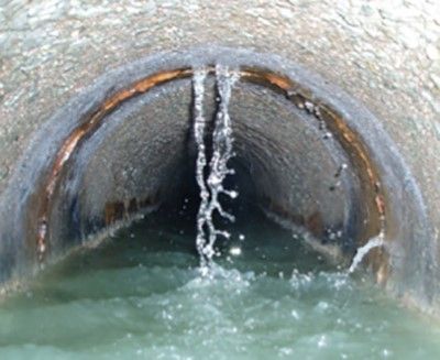 Photo of a water leak in a water pipe